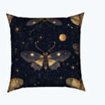COSMIC MOTH Kwadratowa poduszka - obrazek 2