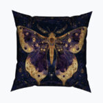 COSMIC MOTH Kwadratowa poduszka