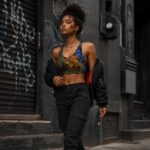 ABSTRACT ELECTRIC ANIMAL Top sportowy damski - obrazek 3