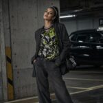 Chrome Gremlin Damski T-shirt z Szerokim Dekoltem - obrazek 3