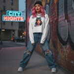 EYE-ROLL QUEEN  Damska Crop Hoodie - obrazek 3