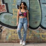 GLITCHED HIBISCUS Top sportowy damski - obrazek 3