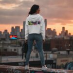 NEON GOSSIP Damska Crop Hoodie - obrazek 5